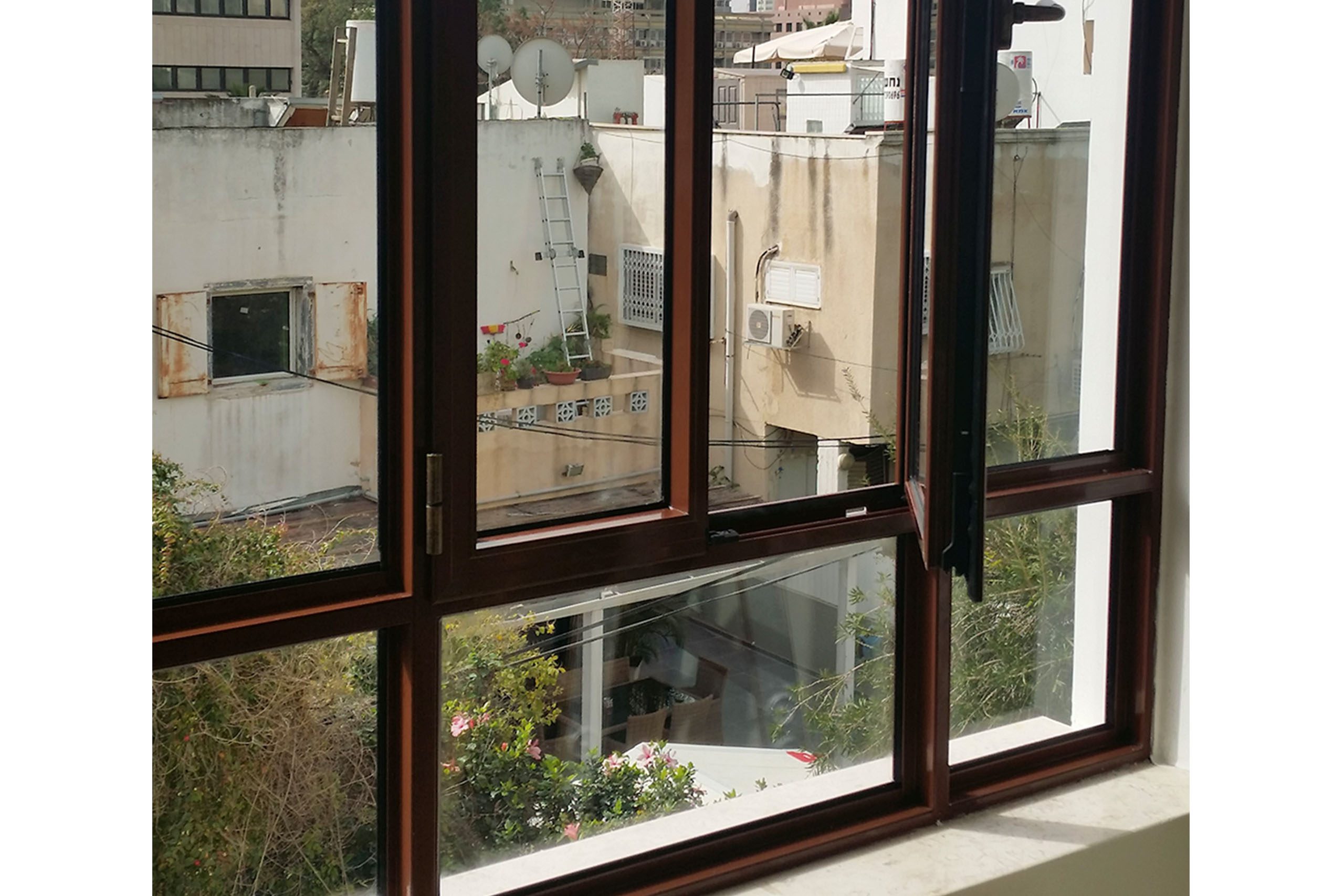 חלון פרופיל בלגי 4300 מנגנון ציר צבע דמוי עץ יוקרתי